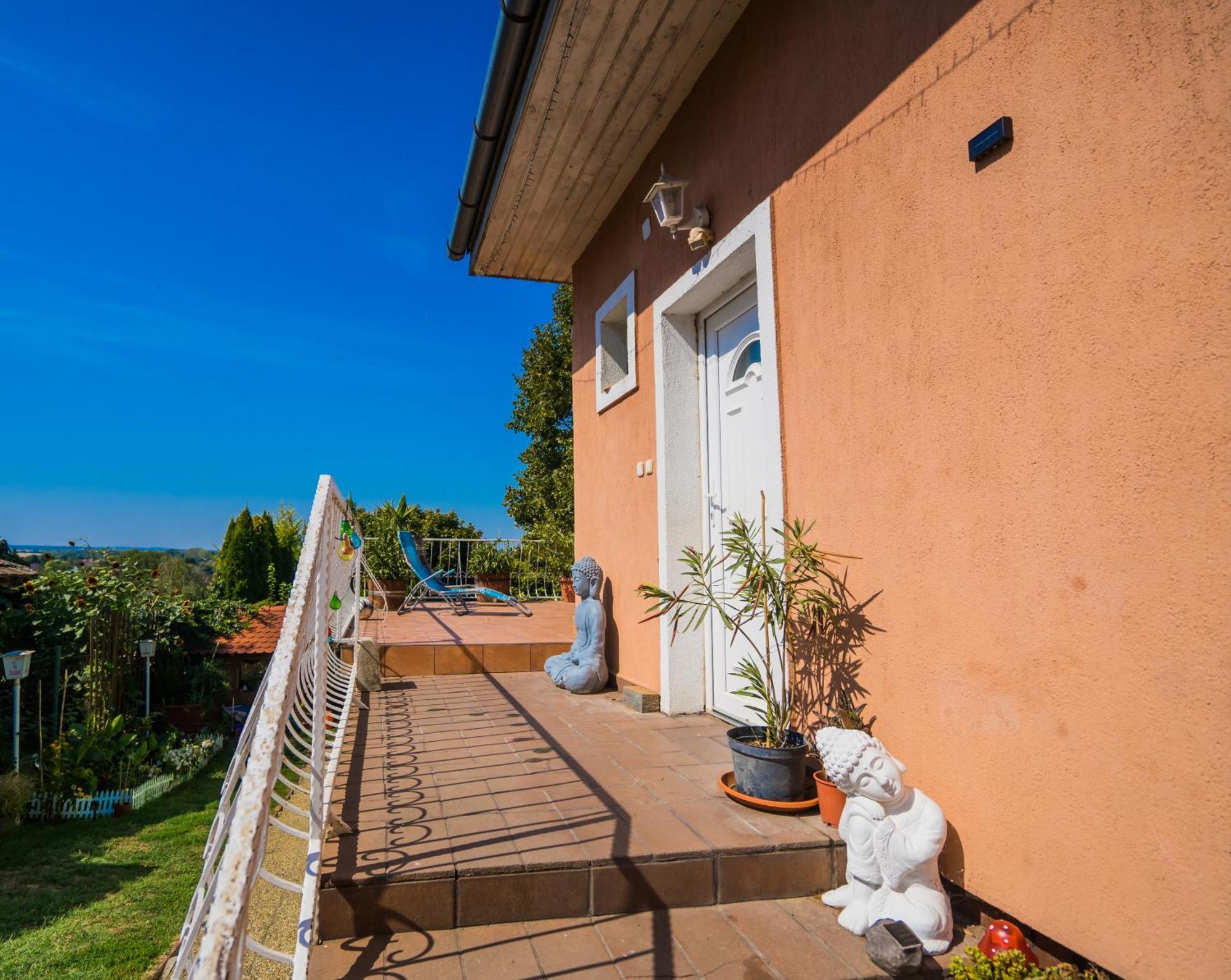 Katica Vendeghaz Apartment Siofok Bagian luar foto